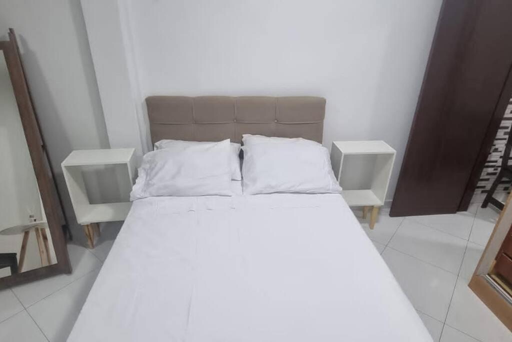 Quarto E Sala A Uma Quadra Da Praia Copacabana Posto 02 Rio de Janeiro Exteriör bild