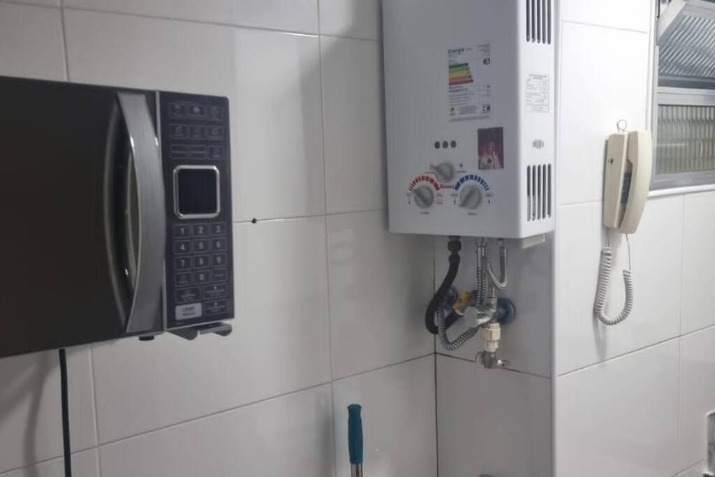 Quarto E Sala A Uma Quadra Da Praia Copacabana Posto 02 Rio de Janeiro Exteriör bild