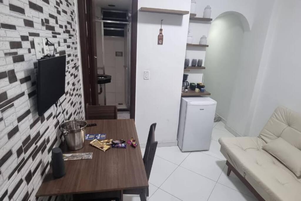 Quarto E Sala A Uma Quadra Da Praia Copacabana Posto 02 Rio de Janeiro Exteriör bild